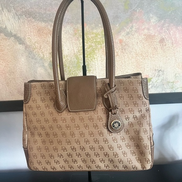 Dooney & Bourke Tan Shoulder Bag with Monogram Design - Picture 2 of 6